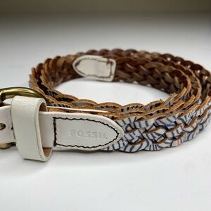 Fossil White Braided Printed Multi Color Leather Belt 37”
Excellent condition
